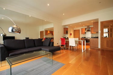 2 bed flat, Murton House, City Centre, Newcastle, NE15JQ - Image 2